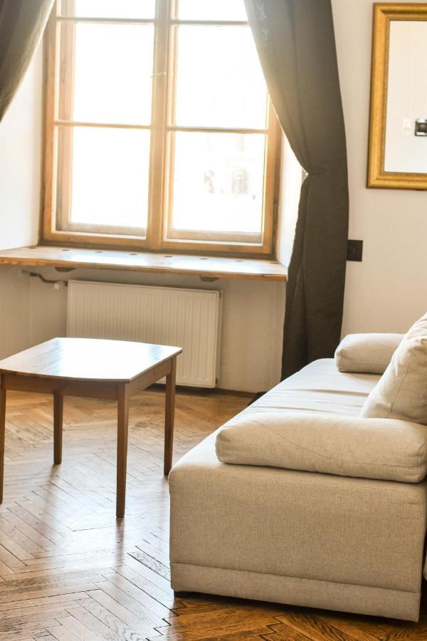 Main Square 18 View 1 Appartement Krakau Buitenkant foto